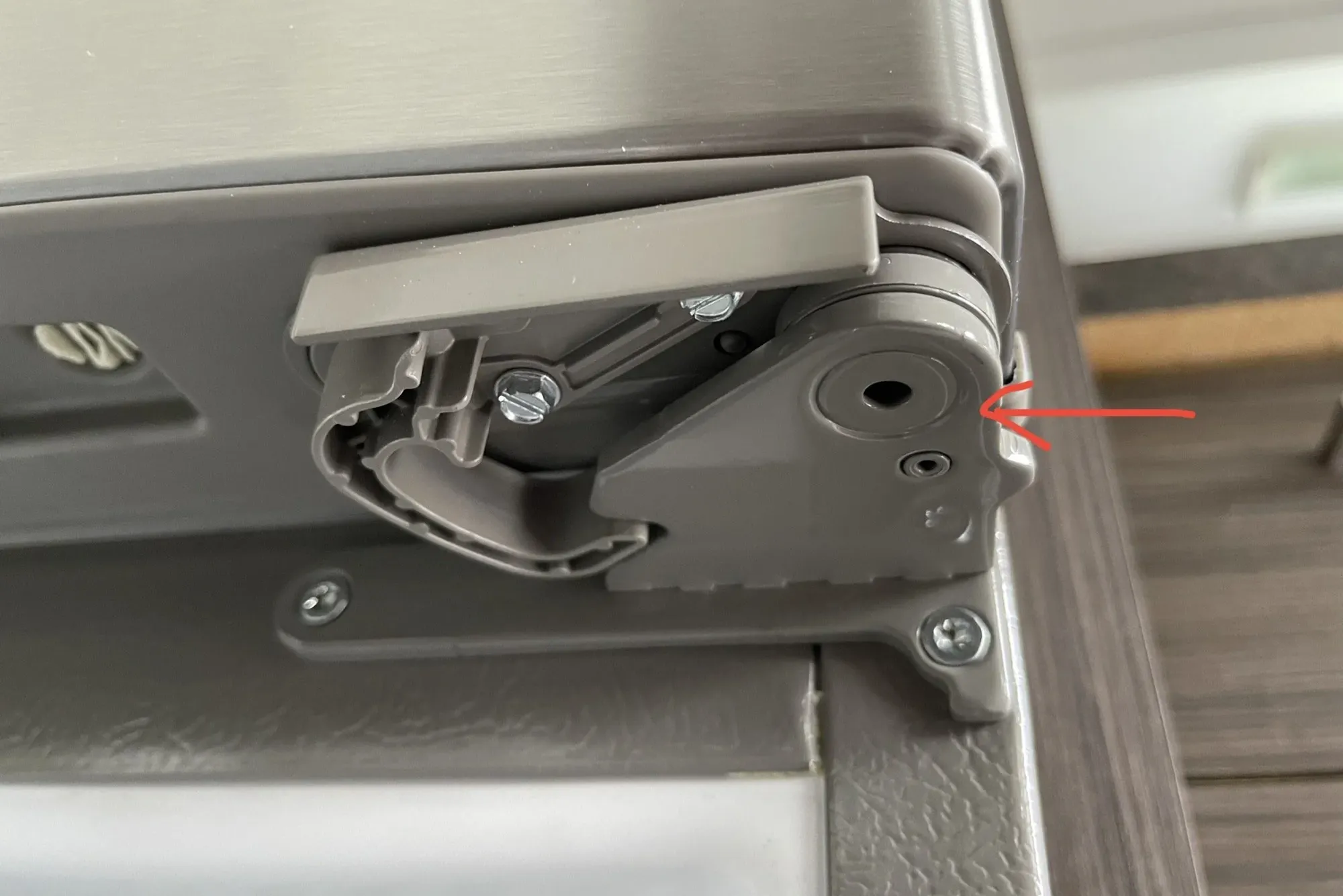 Why Refrigerator Door Hinges Get Weak