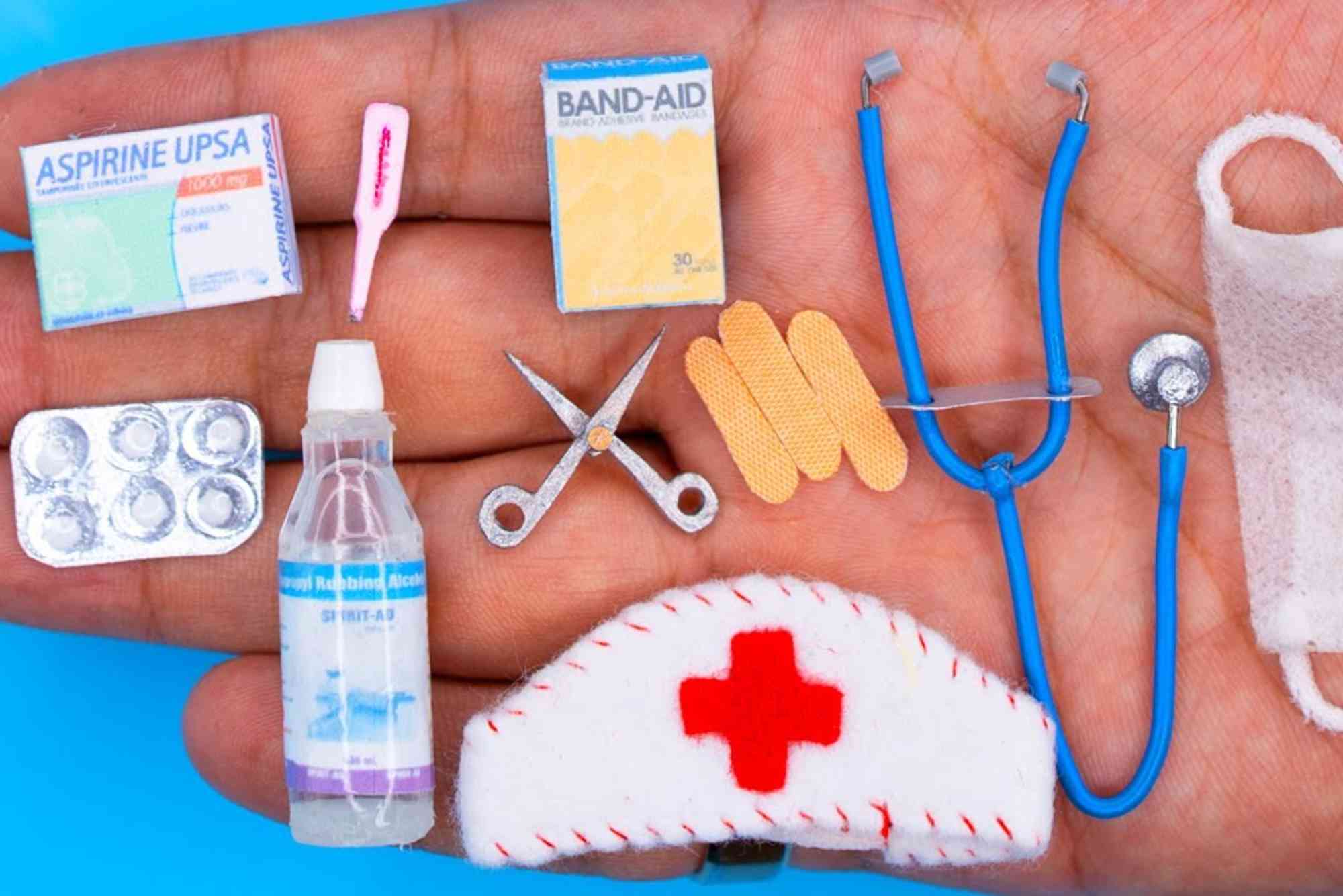 How to Make a Simple Travel Medical Kit for Families